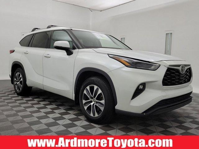 used 2022 Toyota Highlander car, priced at $39,656