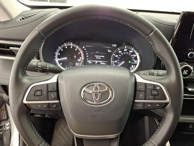 used 2024 Toyota Highlander car, priced at $35,999