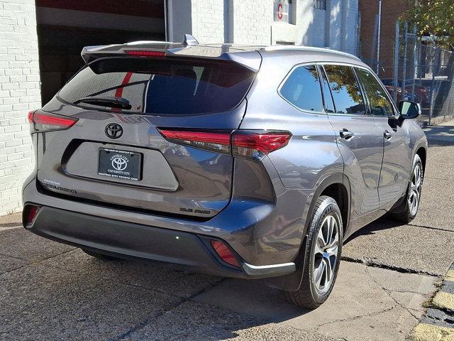 used 2021 Toyota Highlander car, priced at $33,999