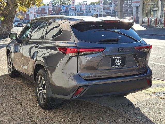 used 2021 Toyota Highlander car, priced at $33,999