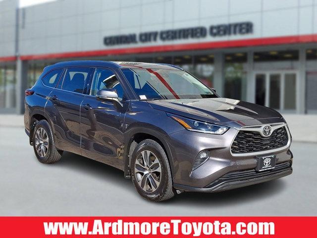 used 2021 Toyota Highlander car, priced at $33,999