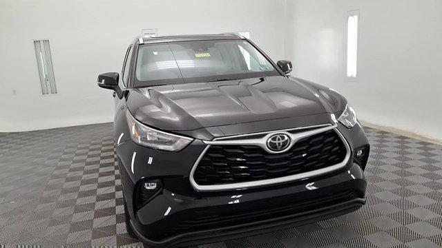 used 2020 Toyota Highlander car, priced at $33,999