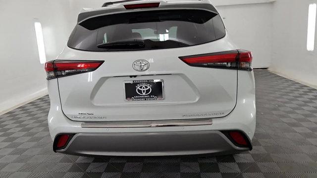 used 2022 Toyota Highlander car, priced at $43,799