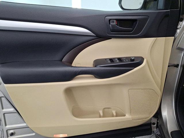 used 2015 Toyota Highlander car, priced at $19,444