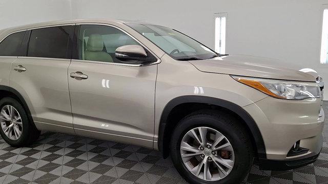 used 2015 Toyota Highlander car, priced at $19,444