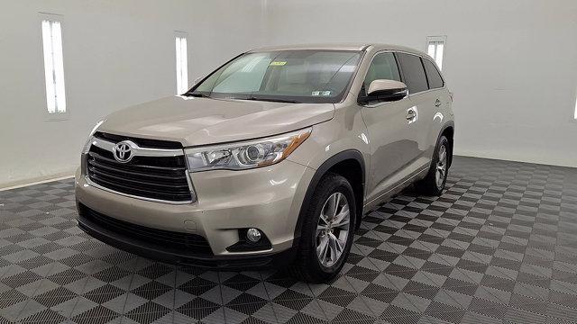 used 2015 Toyota Highlander car, priced at $19,444