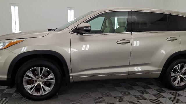 used 2015 Toyota Highlander car, priced at $19,444
