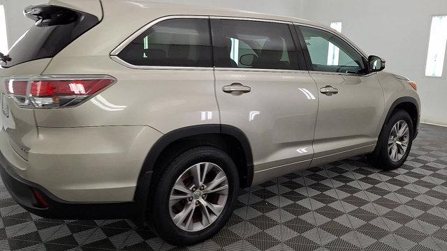 used 2015 Toyota Highlander car, priced at $19,444