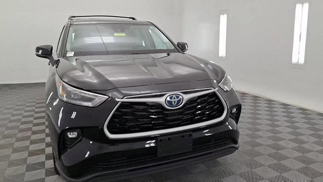 used 2023 Toyota Highlander Hybrid car, priced at $40,999