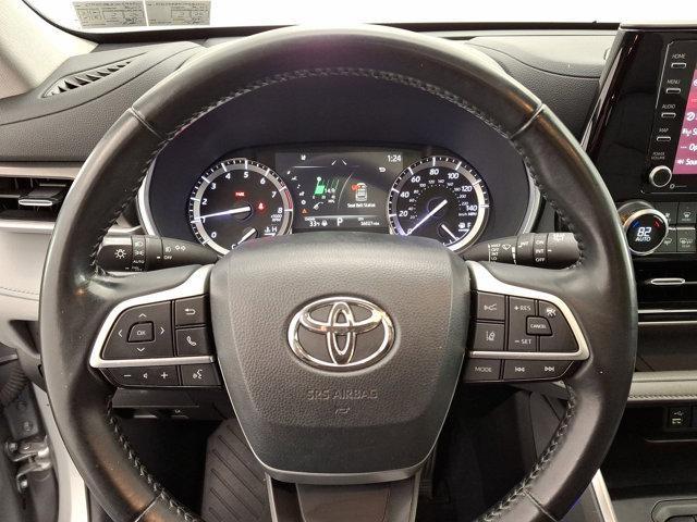 used 2022 Toyota Highlander car, priced at $36,438