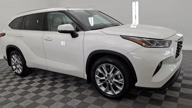 used 2021 Toyota Highlander car, priced at $40,699