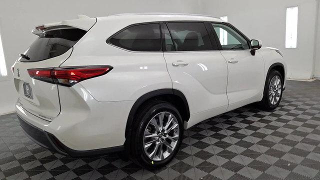 used 2021 Toyota Highlander car, priced at $40,699