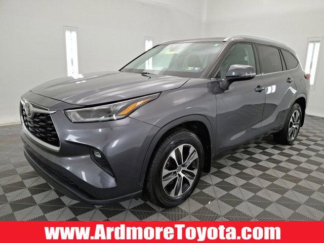 used 2021 Toyota Highlander car, priced at $33,999