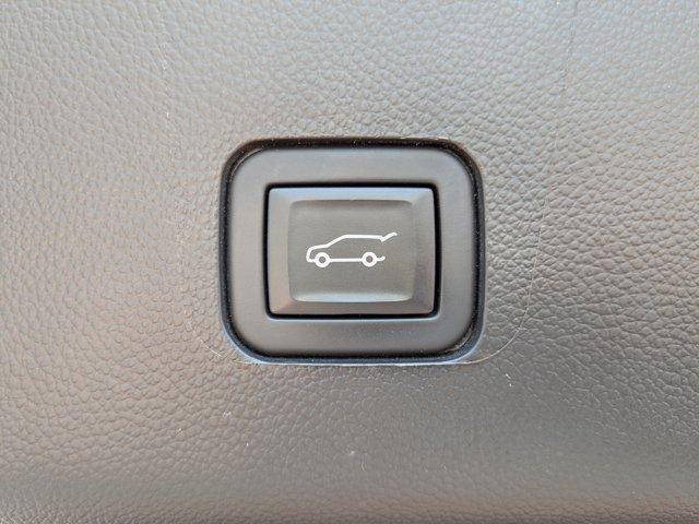 used 2023 Chevrolet Traverse car, priced at $36,995