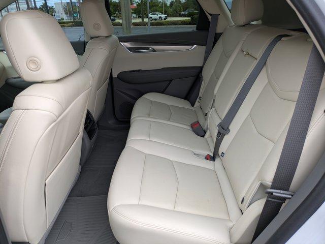 used 2021 Cadillac XT5 car, priced at $29,995