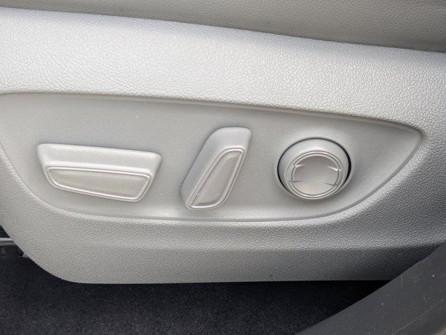used 2023 Toyota Highlander car, priced at $39,995