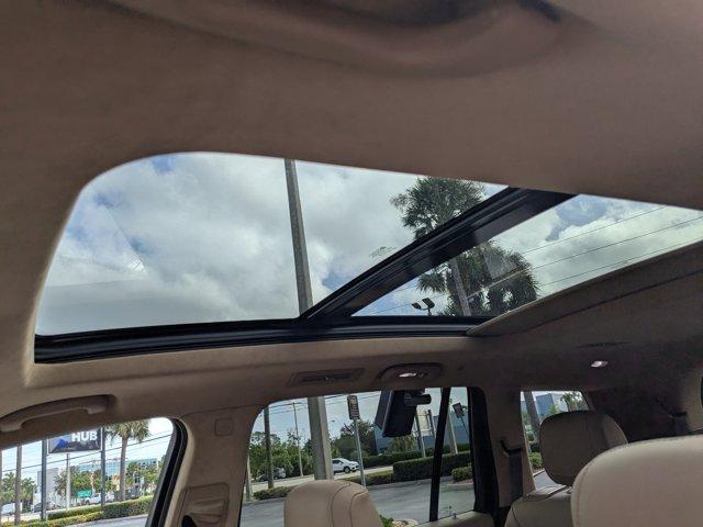 used 2023 Cadillac XT6 car, priced at $47,995