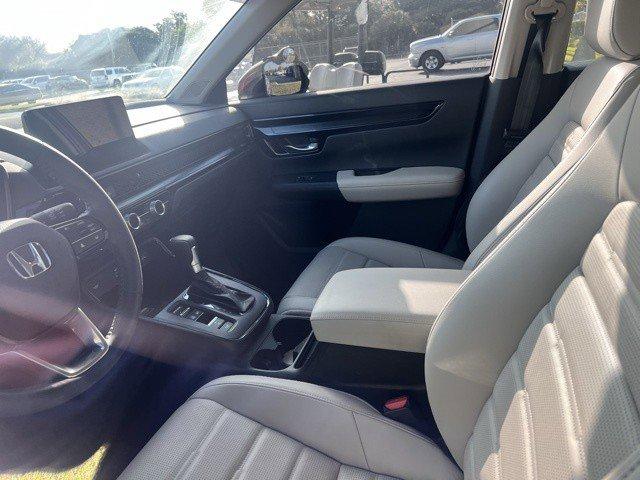 used 2025 Honda CR-V car, priced at $34,995