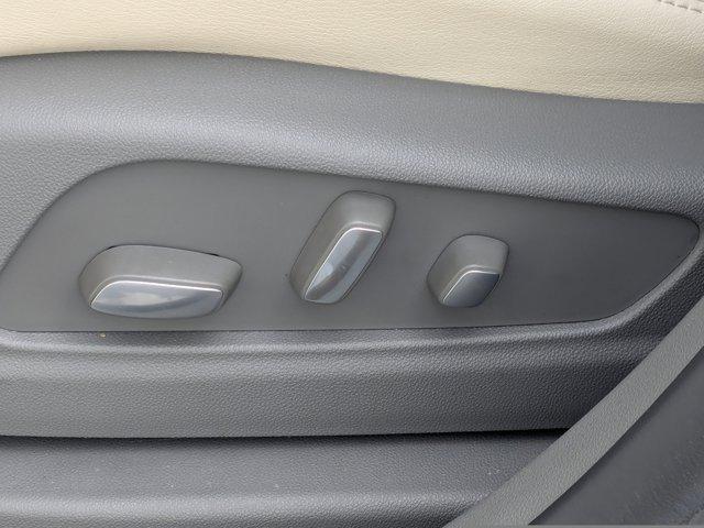 used 2023 Cadillac XT6 car, priced at $41,995