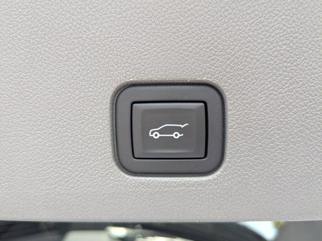 used 2023 Cadillac XT6 car, priced at $41,995