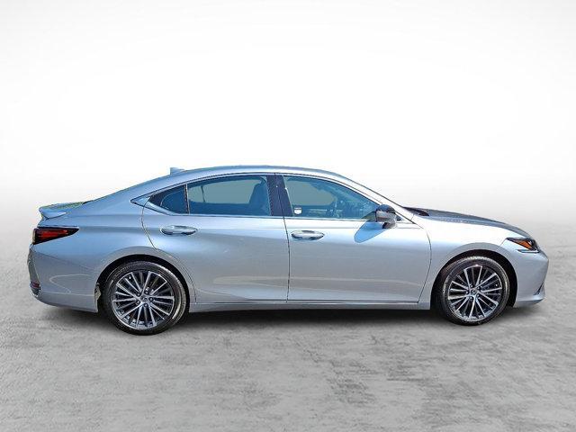 used 2025 Lexus ES 300h car, priced at $47,450
