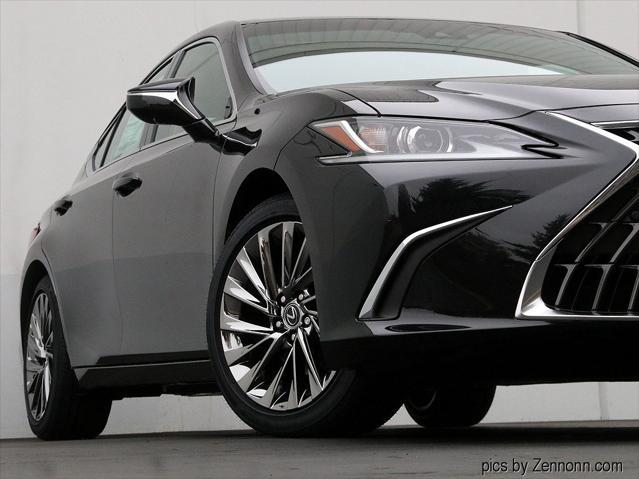 new 2025 Lexus ES 300h car, priced at $55,239