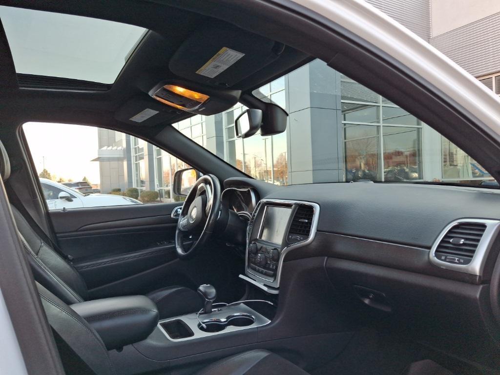 used 2015 Jeep Grand Cherokee car, priced at $12,188