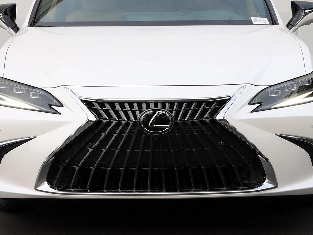 new 2025 Lexus ES 350 car, priced at $54,354