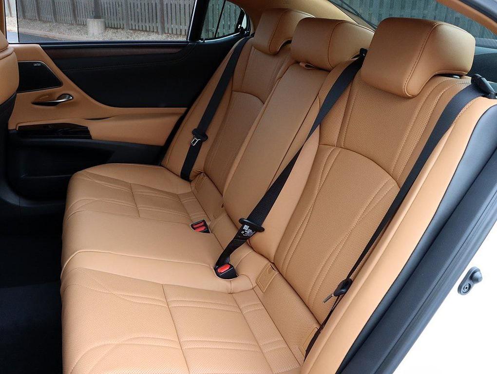 new 2025 Lexus ES 350 car, priced at $54,354