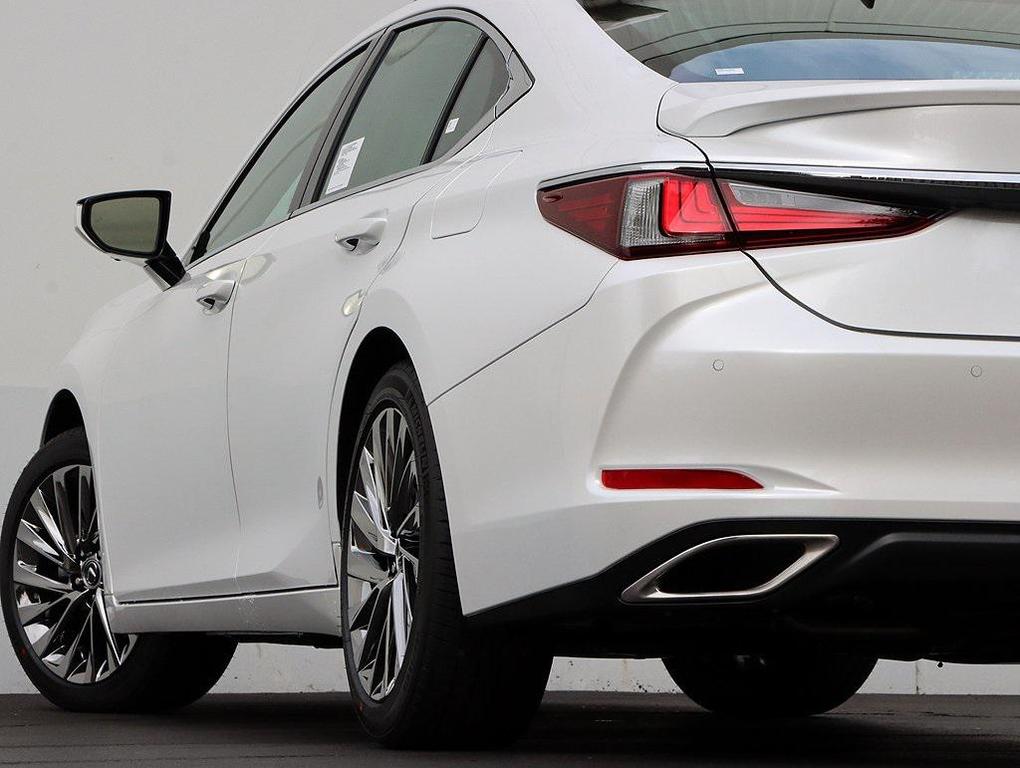 new 2025 Lexus ES 350 car, priced at $54,354