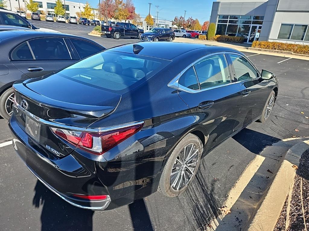 used 2023 Lexus ES 300h car, priced at $42,988