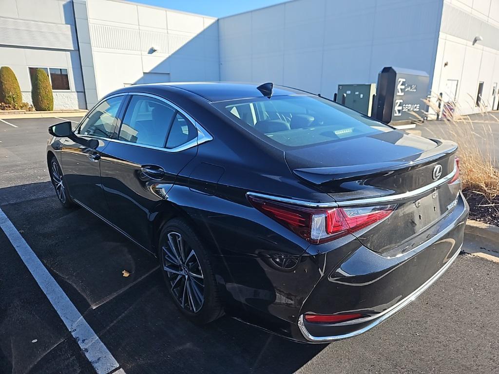 used 2023 Lexus ES 300h car, priced at $42,988