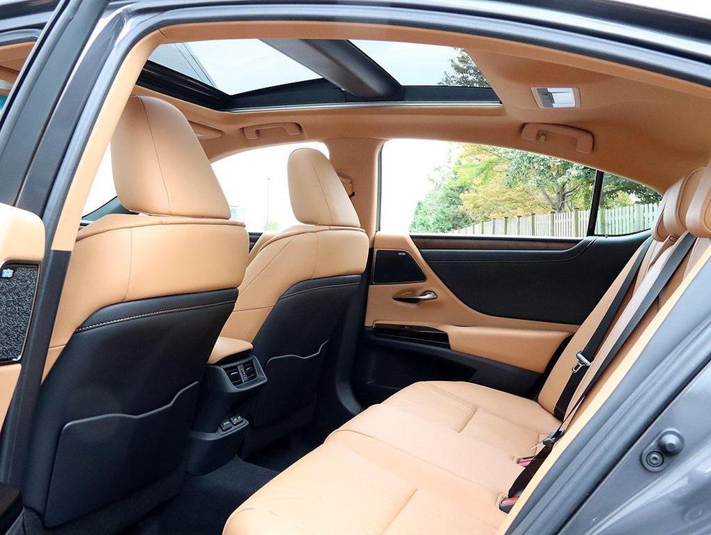 new 2025 Lexus ES 350 car, priced at $52,659