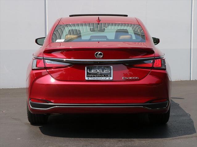 new 2025 Lexus ES 300h car, priced at $50,133