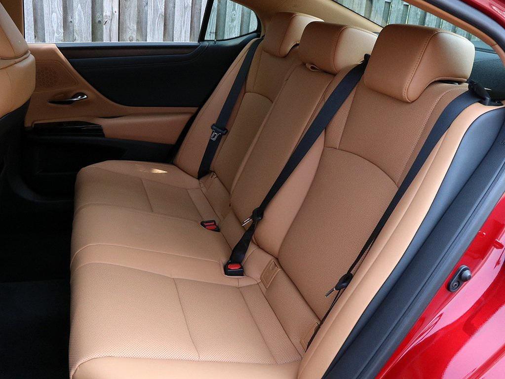 new 2025 Lexus ES 300h car, priced at $50,133