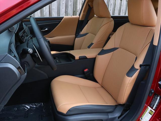 new 2025 Lexus ES 300h car, priced at $50,133