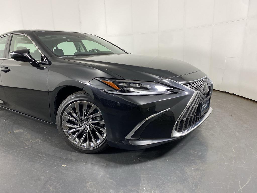 used 2025 Lexus ES 350 car, priced at $49,488