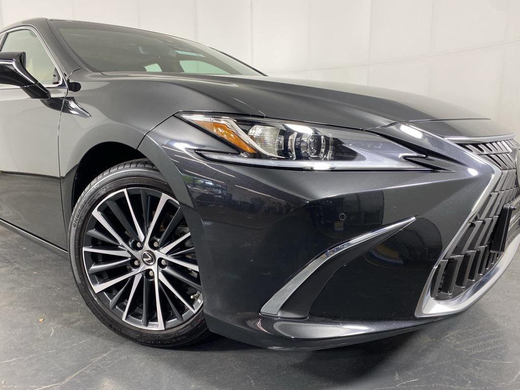 used 2025 Lexus ES 350 car, priced at $45,488