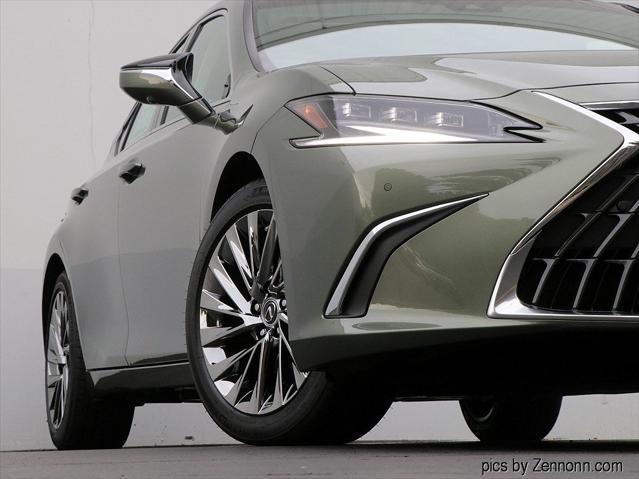 new 2025 Lexus ES 300h car, priced at $57,049