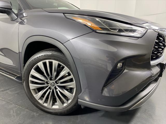 used 2022 Toyota Highlander car, priced at $41,688