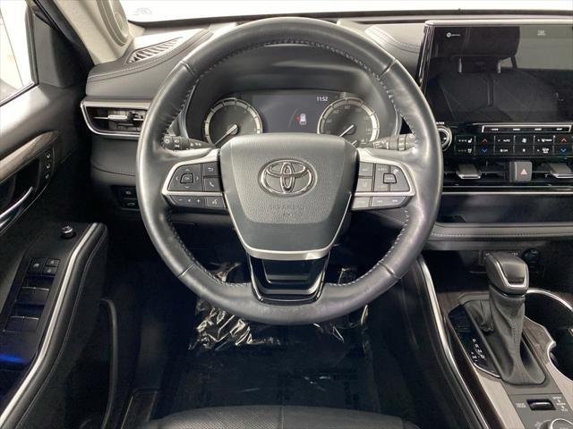 used 2022 Toyota Highlander car, priced at $41,688