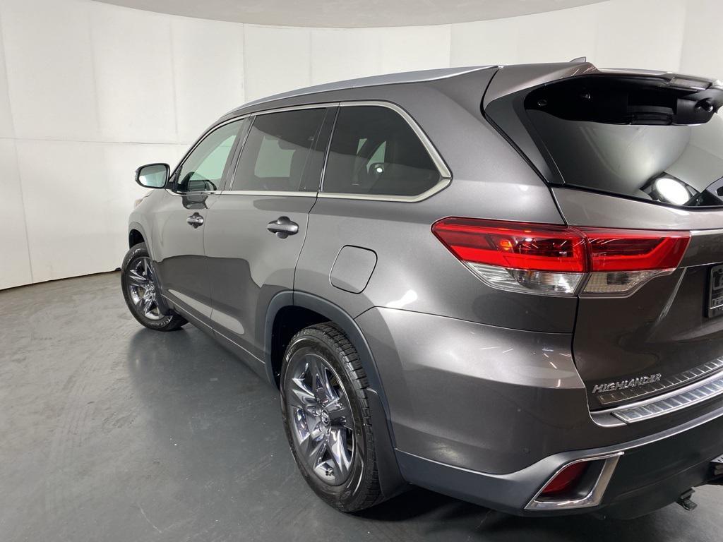 used 2018 Toyota Highlander car, priced at $26,988