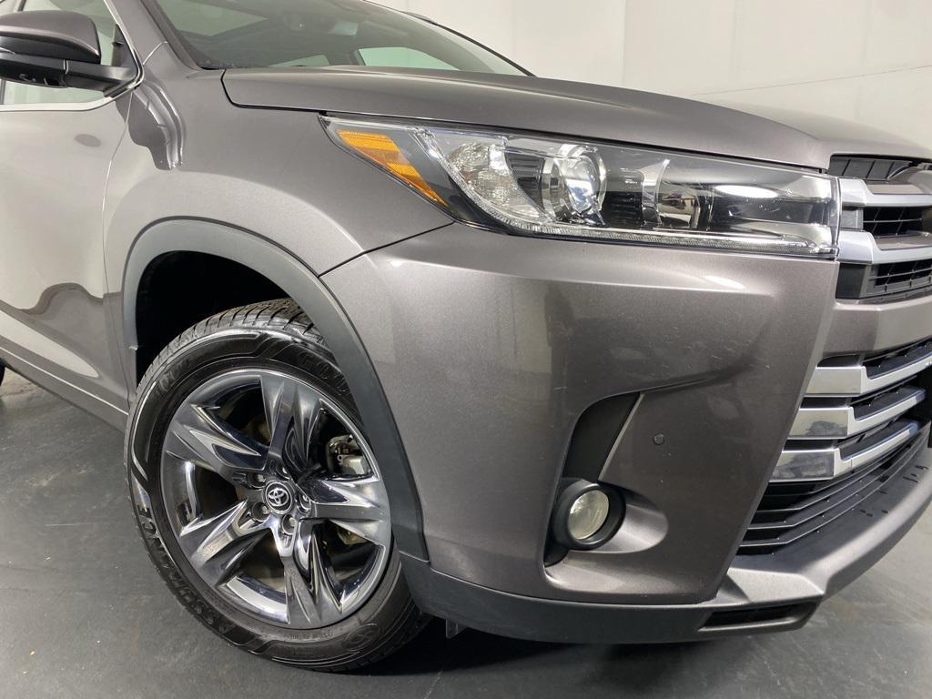 used 2018 Toyota Highlander car, priced at $26,988