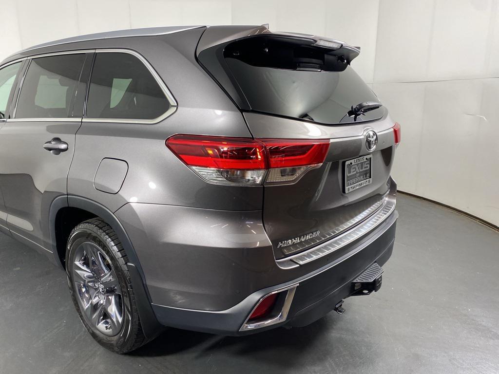 used 2018 Toyota Highlander car, priced at $26,988