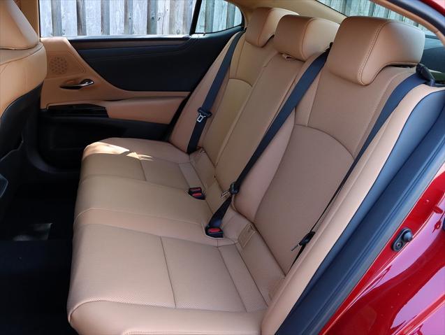 new 2025 Lexus ES 300h car, priced at $50,524