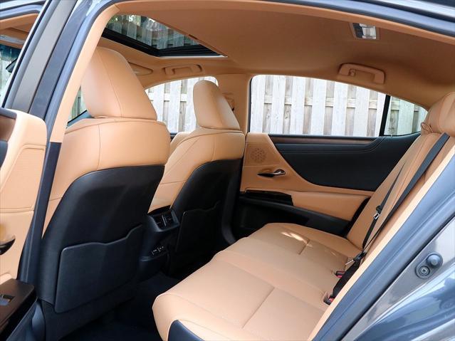 new 2025 Lexus ES 300h car, priced at $50,310
