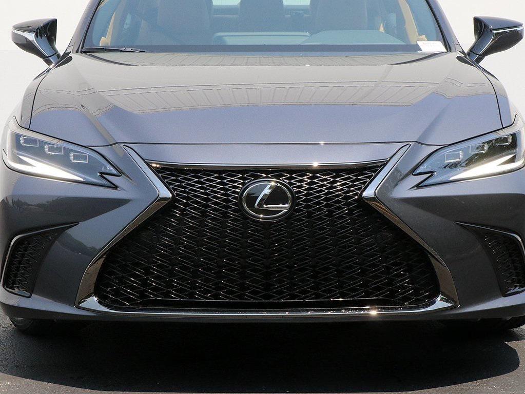 new 2025 Lexus ES 300h car, priced at $50,310