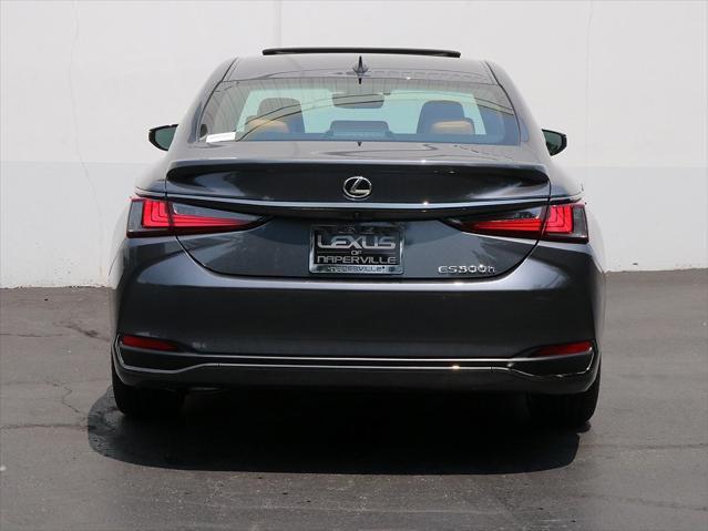 new 2025 Lexus ES 300h car, priced at $50,310