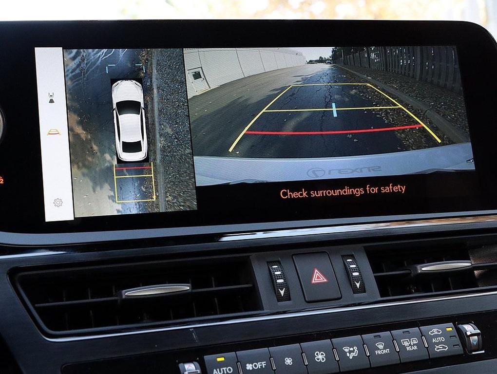 new 2025 Lexus ES 300h car, priced at $52,964