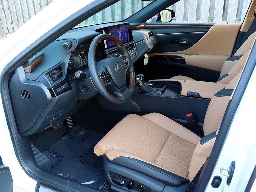 new 2025 Lexus ES 300h car, priced at $52,964
